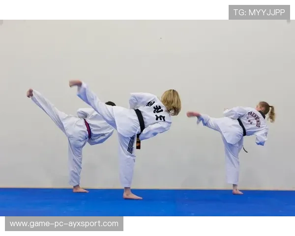 跆拳道选手脚法速度被网友慢放十倍研究