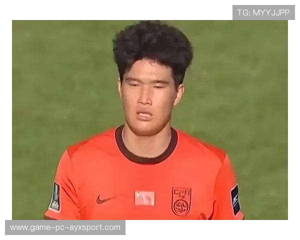 彭啸后防站位始终到位